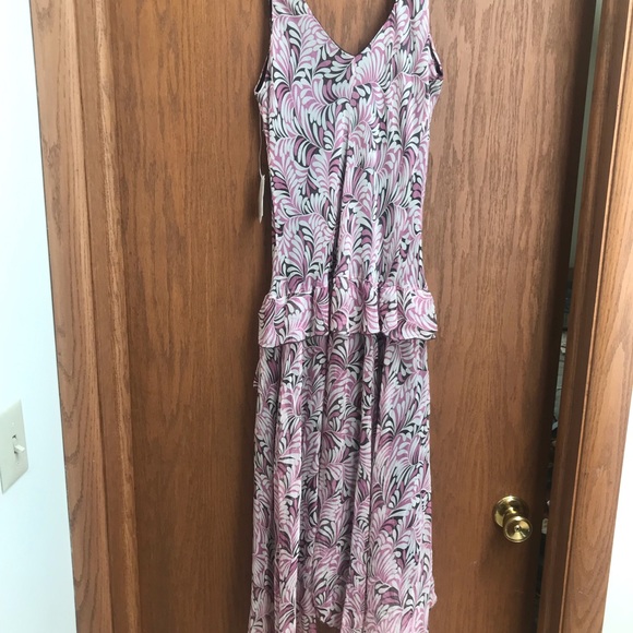 Jonathan Martin Studio Dress with Handkerchief bottom - Picture 6 of 6